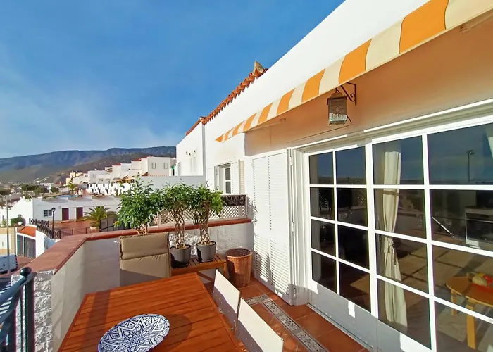 Topfloor Corner Panoramics Views & Pools