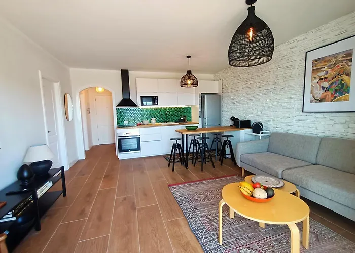 Topfloor Corner Panoramics Views & Pools Appartement