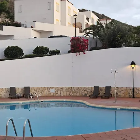 Topfloor Corner Panoramics Views & Pools Appartamento *