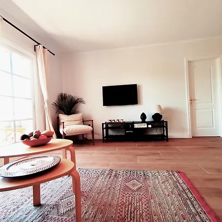 Topfloor Corner Panoramics Views & Pools Appartamento