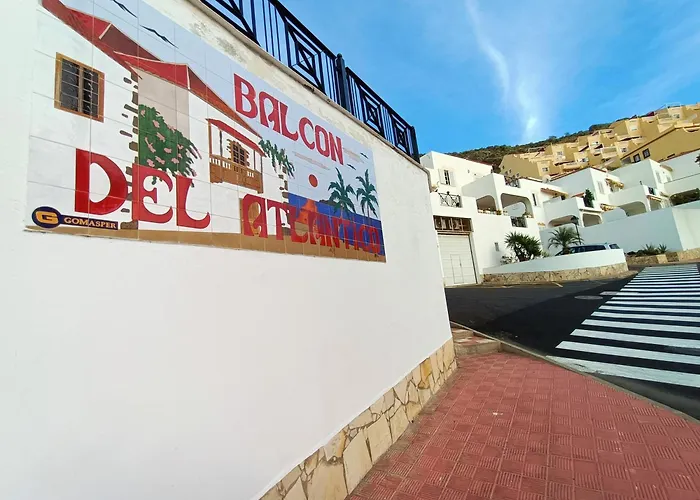 Апартаменты Topfloor Corner Panoramics Views & Pools *