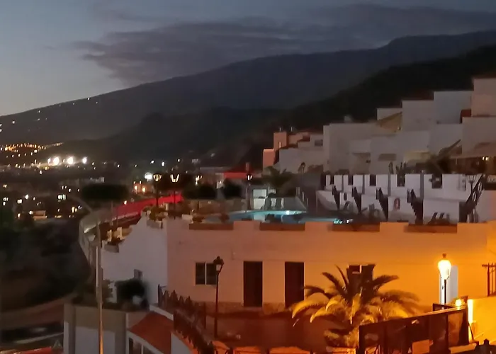 Topfloor Corner Panoramics Views & Pools *