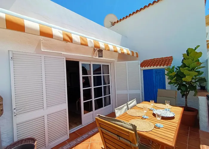 Topfloor Corner Panoramics Views & Pools