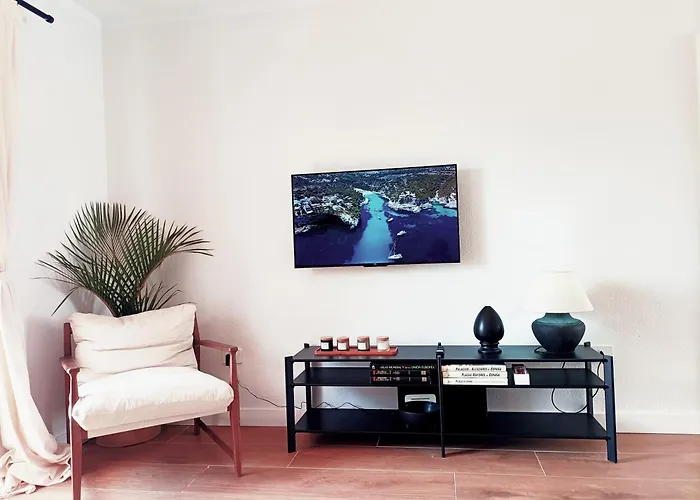 Topfloor Corner Panoramics Views & Pools Апартаменты *