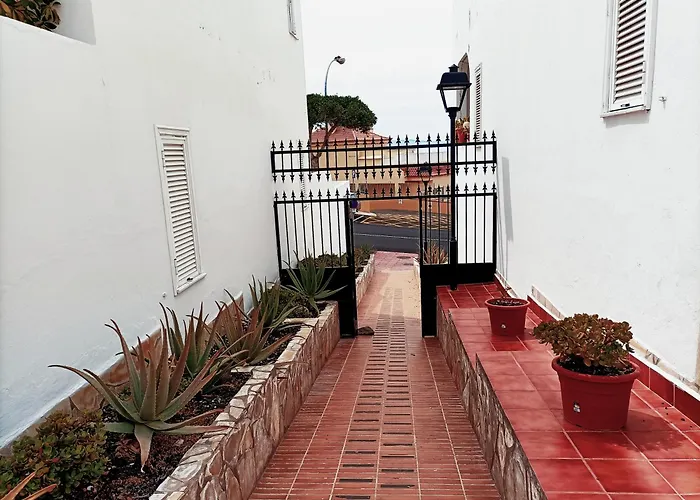 Topfloor Corner Panoramics Views & Pools * Адехе