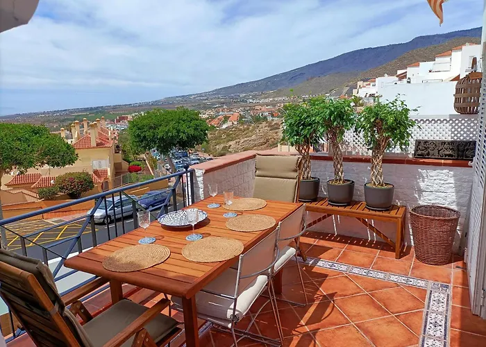 Апартаменты Topfloor Corner Panoramics Views & Pools