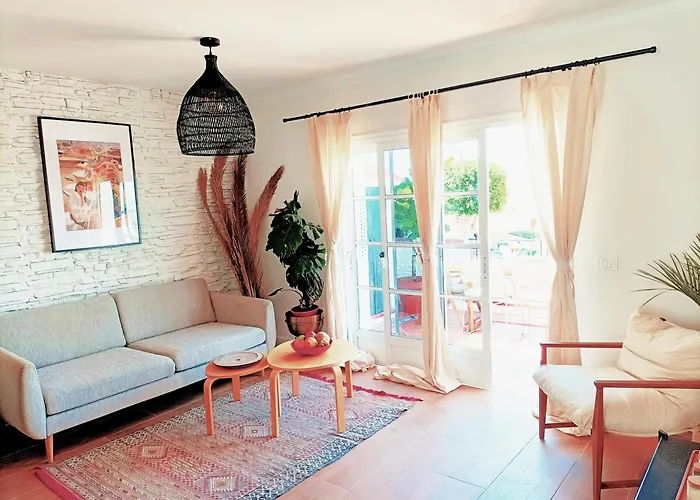 Topfloor Corner Panoramics Views & Pools Адехе