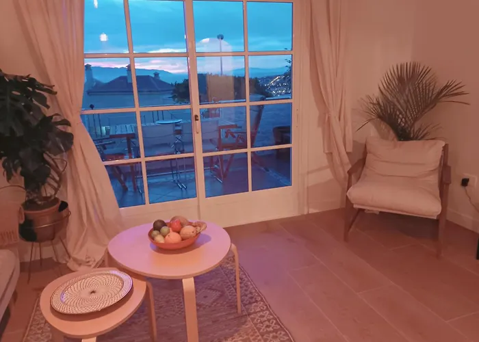 Topfloor Corner Panoramics Views & Pools Апартаменты *