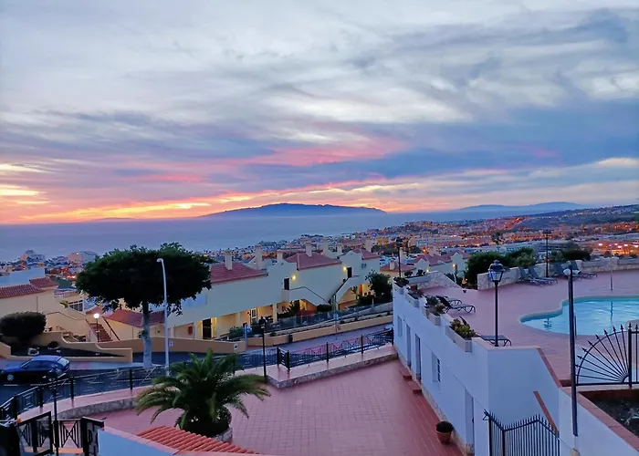 Апартаменты Topfloor Corner Panoramics Views & Pools *