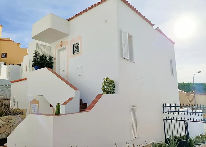 Topfloor Corner Panoramics Views & Pools Апартаменты