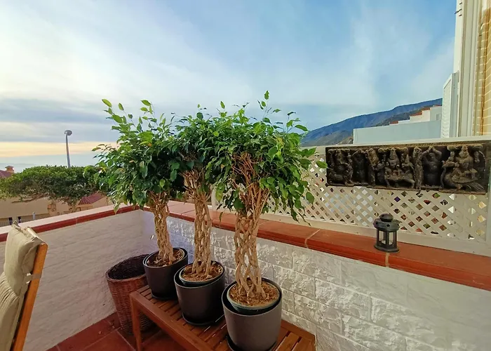 Topfloor Corner Panoramics Views & Pools Апартаменты *