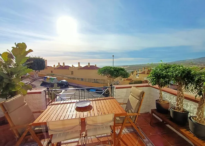 Апартаменты Topfloor Corner Panoramics Views & Pools *