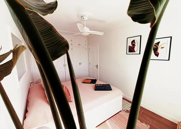 Апартаменты Topfloor Corner Panoramics Views & Pools