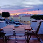 Topfloor Corner Panoramics Views & Pools أذيخي
