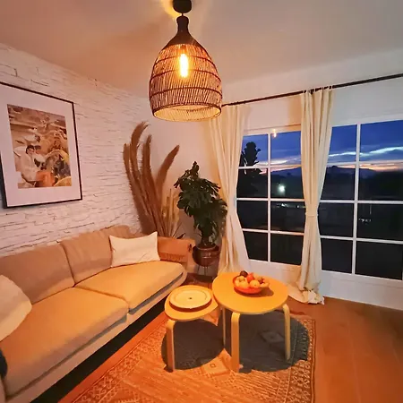Topfloor Corner Panoramics Views & Pools Apartment