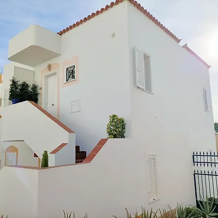 Topfloor Corner Panoramics Views & Pools شقة