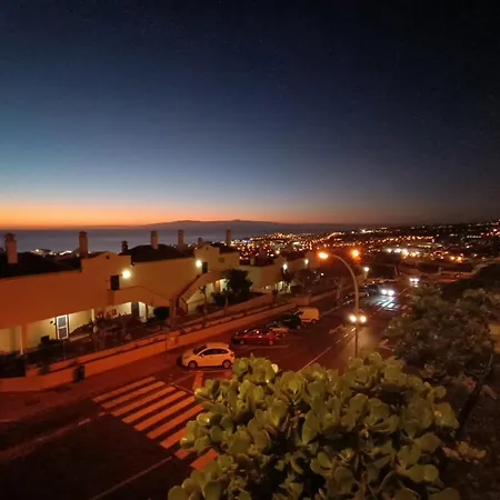 Topfloor Corner Panoramics Views & Pools