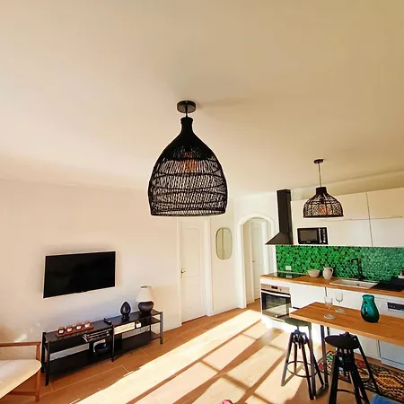 Topfloor Corner Panoramics Views & Pools *